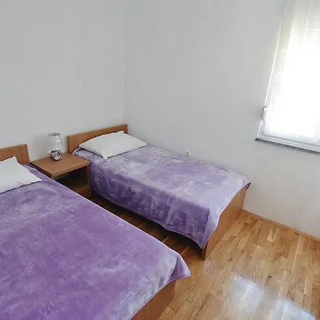 Apartment Blue Mate *