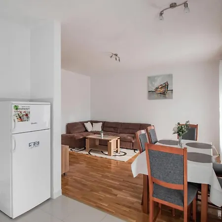 Apartment Blue Mate *