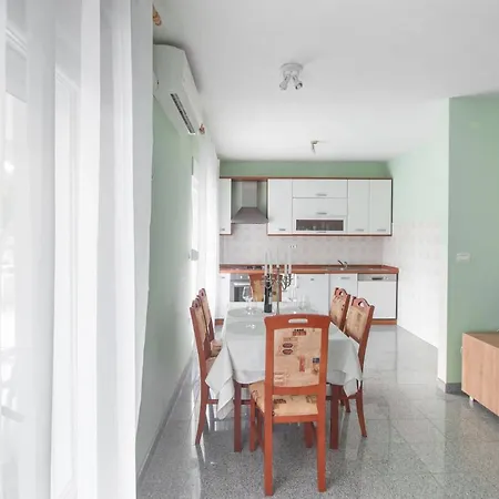 Blue Mate Apartment *