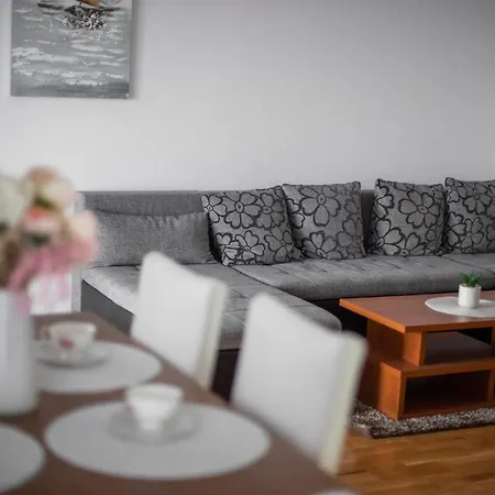 Blue Mate Apartment *